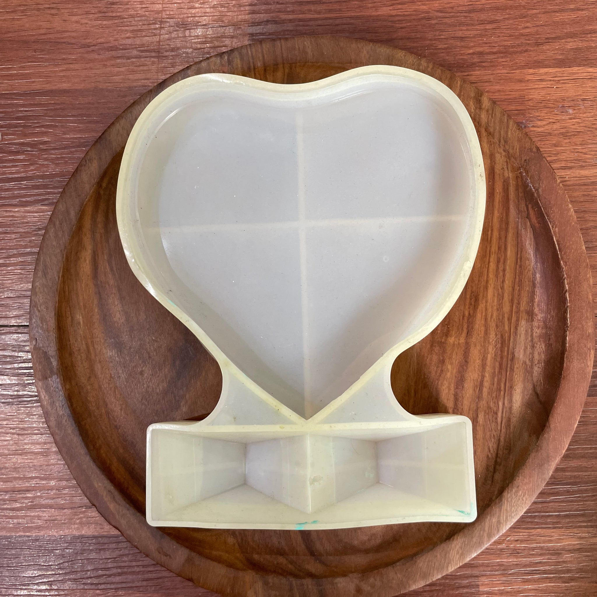 BIG HEART PHOTO FRAME & DISPLAY STAND (USED MOULD)