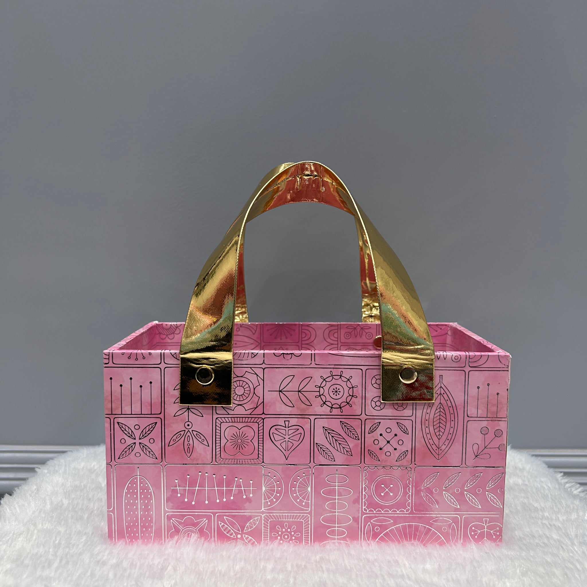 PINK BOX WITH GOLDEN GRIP